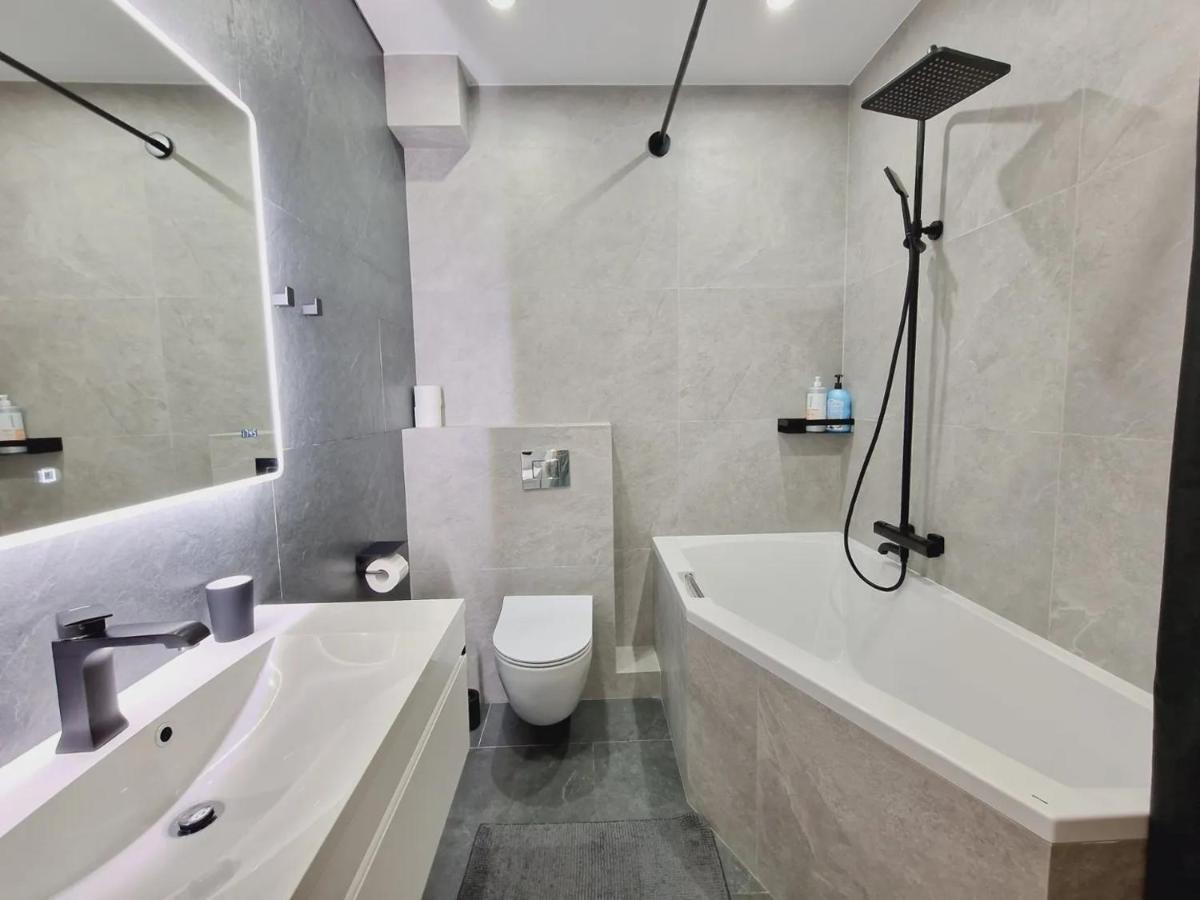 Полностью Приватные Апартаменты Wi-Fi 2 Erevan Exterior foto